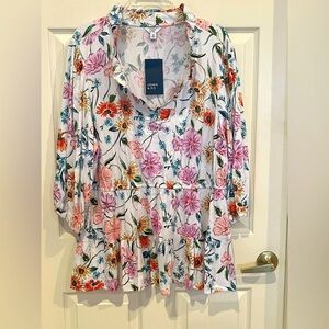 NWT Very feminine Crown and Ivy 2X blouse